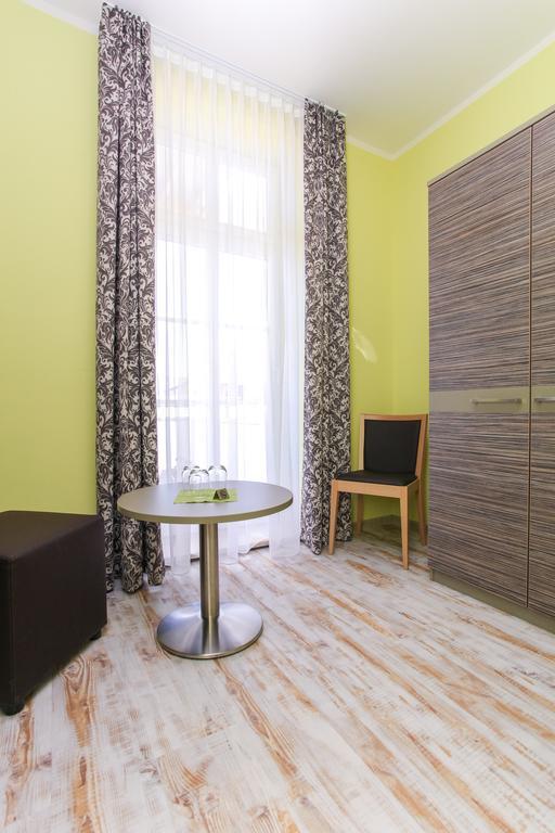 Restaurant & Pension Eshramo Barth Quarto foto