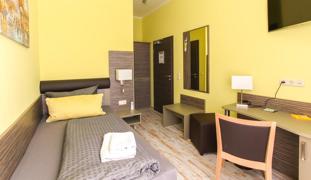 Restaurant & Pension Eshramo Barth Quarto foto